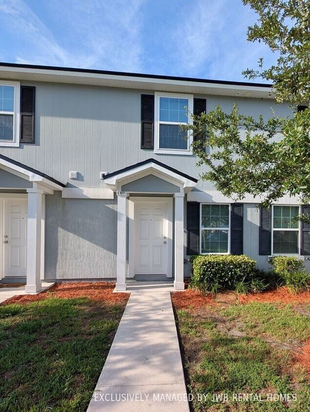 Foto principal - 8407 McGirts Village Ln