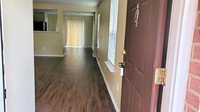 Building Photo - 7902 Crestbrook Manor Ln