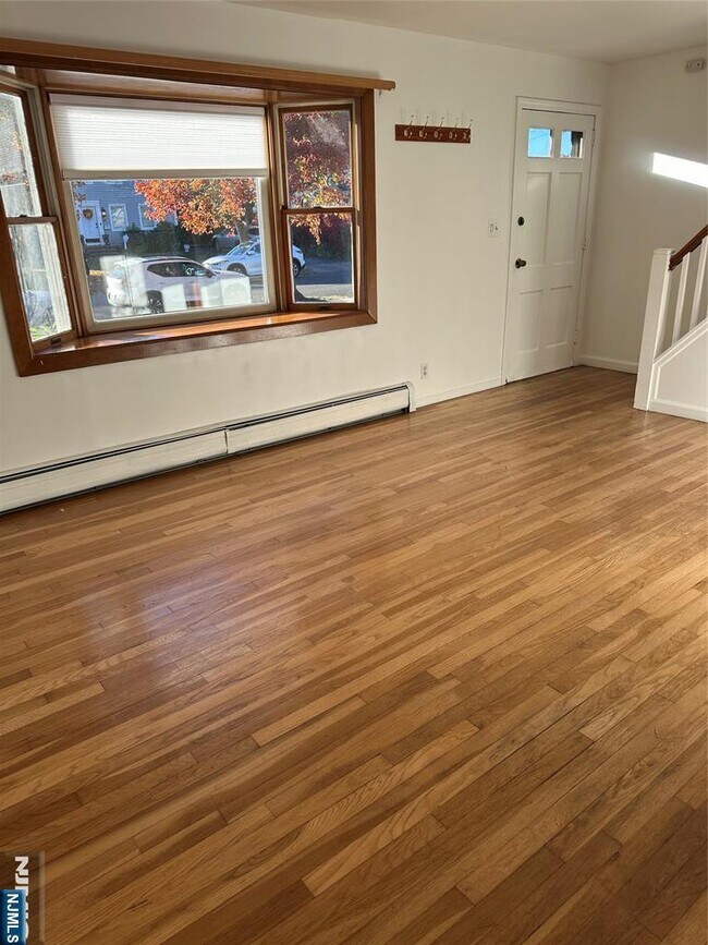 Foto del edificio - 679 Midwood Rd