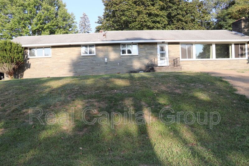 Primary Photo - 21 Alva St