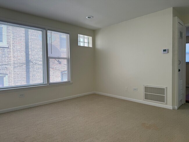 Foto del edificio - 11137 S Emerald Ave