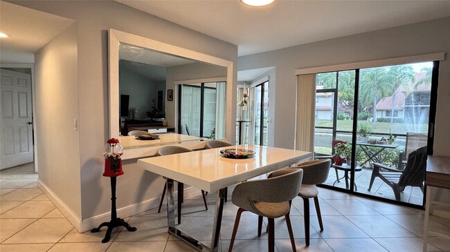 Building Photo - 5641 Coach House Cir