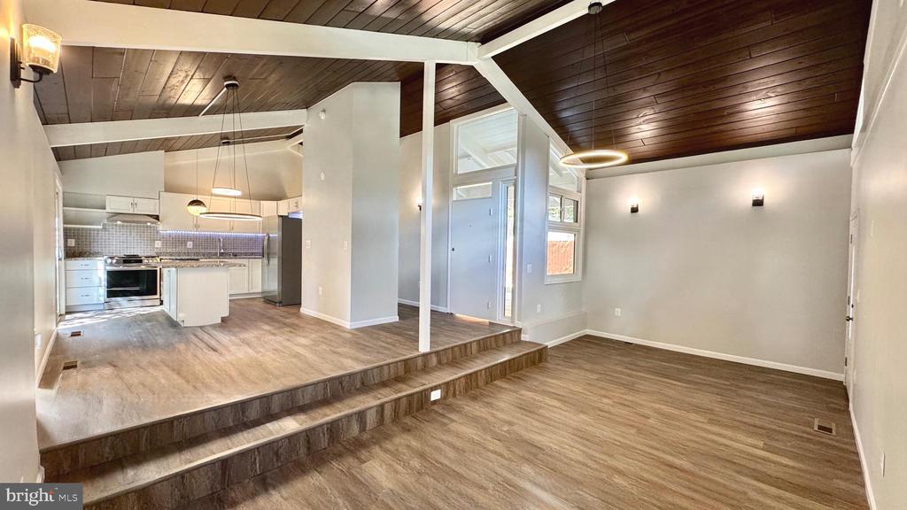 Primary Photo - 2396 Yarmouth Ct