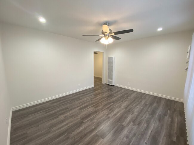 Building Photo - 3757 S Bentley Ave