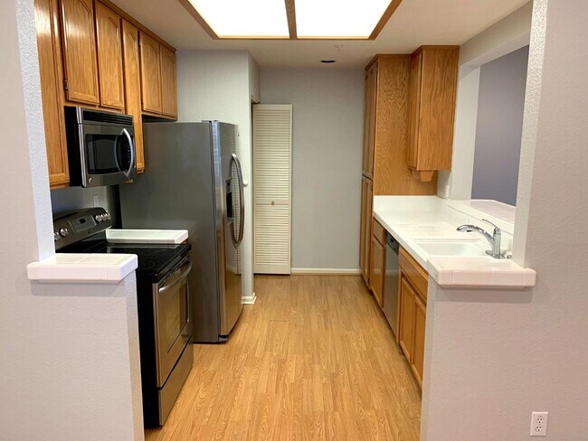 Building Photo - 2802 Hastings Shore Ln