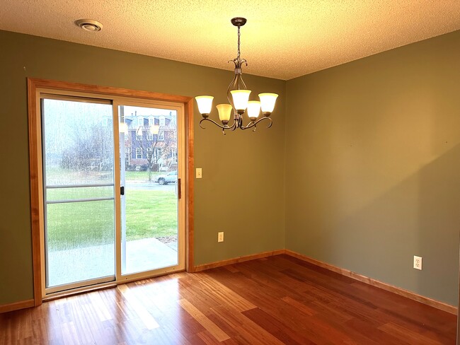 Foto del edificio - 11448 Town Center Dr