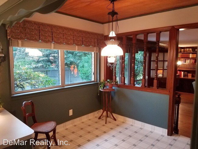 Building Photo - 3 br, 2.5 bath House - 733 Ewing Rd.