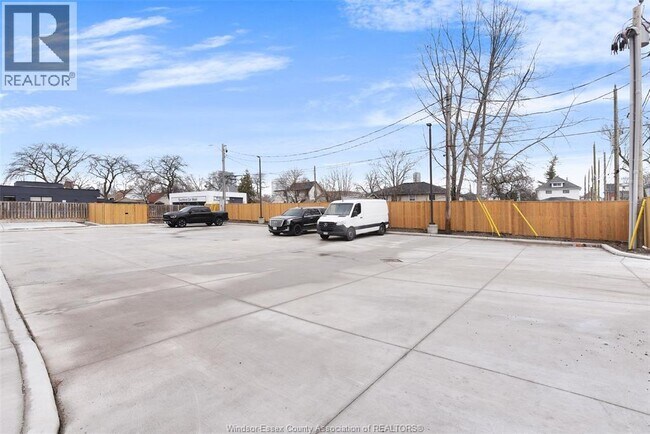 Photo du bâtiment - 840 Wyandotte St E