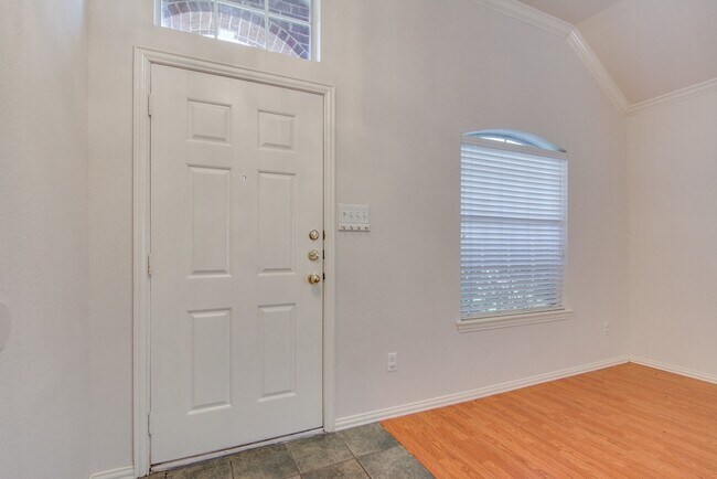 Foto del edificio - 1133 Hillwood Dr