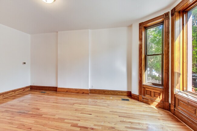 Foto del edificio - 1138 W Addison St