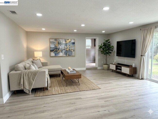 Foto del edificio - 41348 Whitecrest Ct