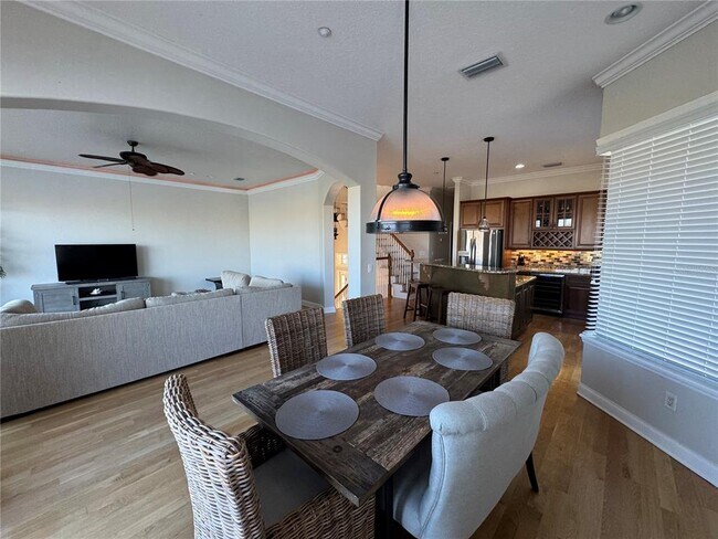 Building Photo - 323 Ocean Crest Dr