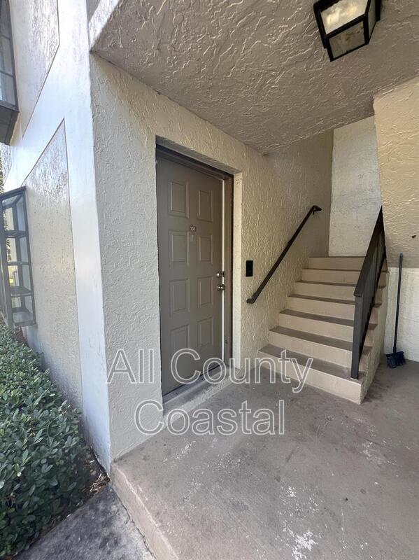 Foto del edificio - 719 Gardens Dr