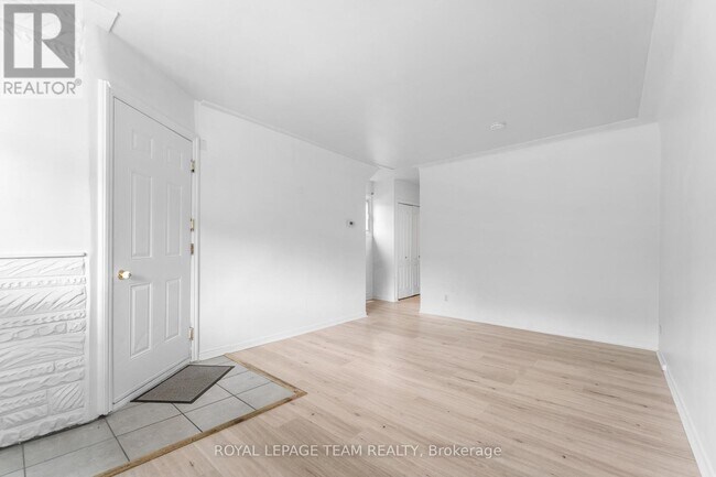 Photo du bâtiment - 111 Marier Ave