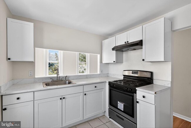 Building Photo - 59 Southard St