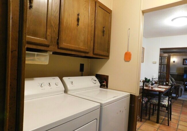 Foto del edificio - Queen Aire 2