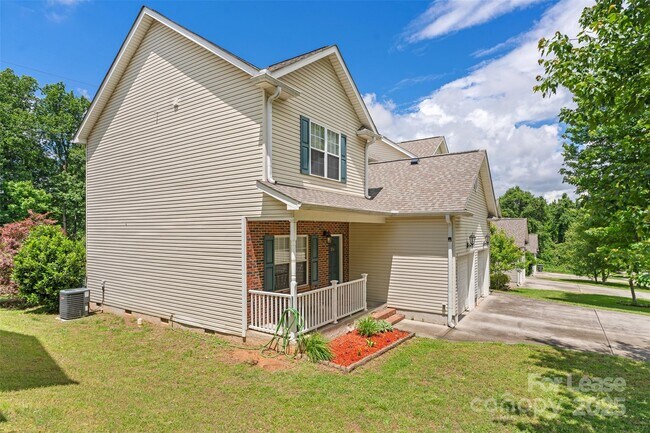 Foto del edificio - 126 Ridge Bluff Rd