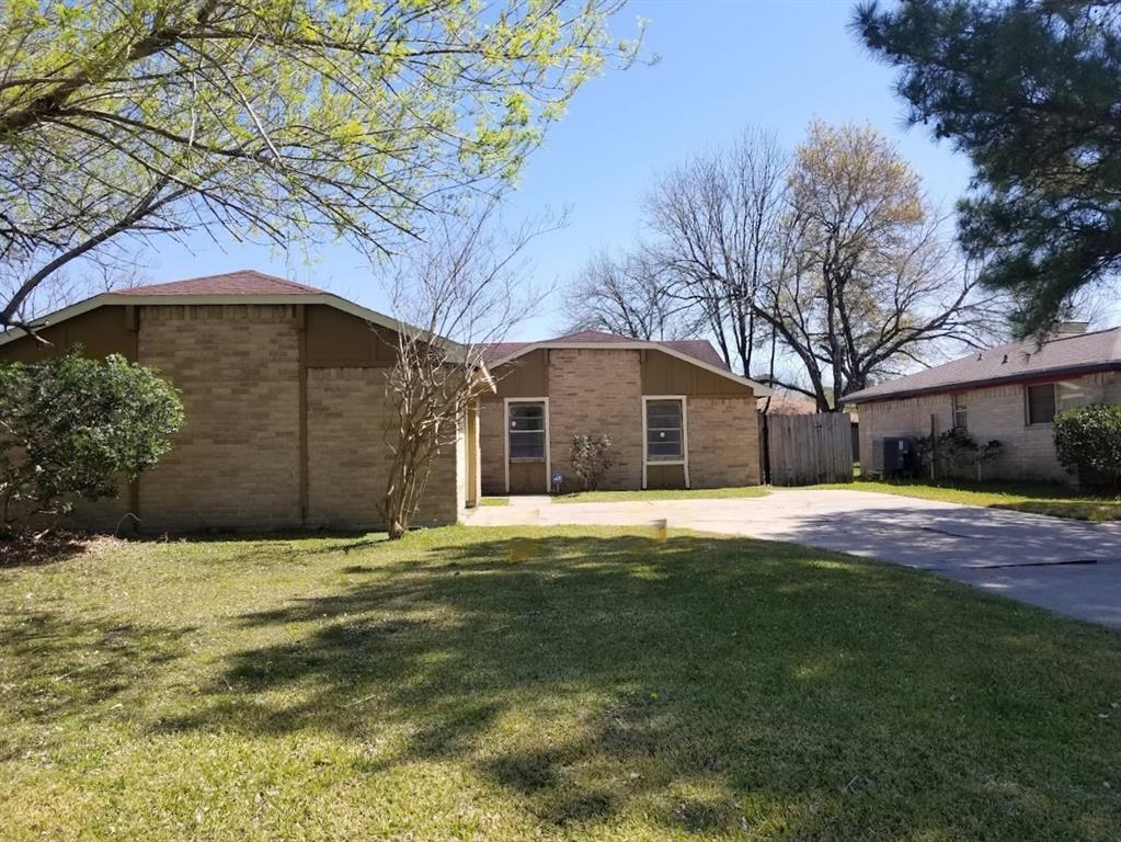 Primary Photo - 8710 Parkway Forest Dr