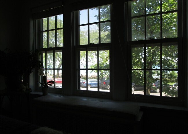 Building Photo - 554 Sheridan Square