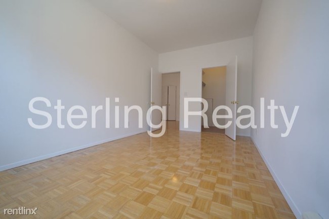 Building Photo - 18-29 27th Ave