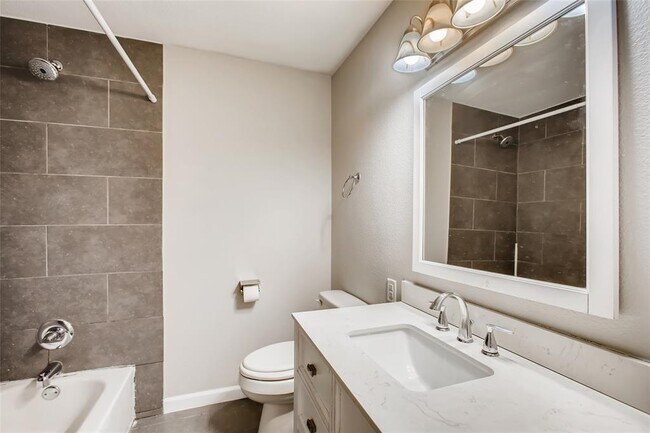 Building Photo - 3818 Southway Dr