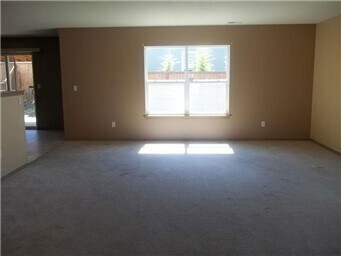 Primary Photo - Large Puyallup rental 4 bedroom