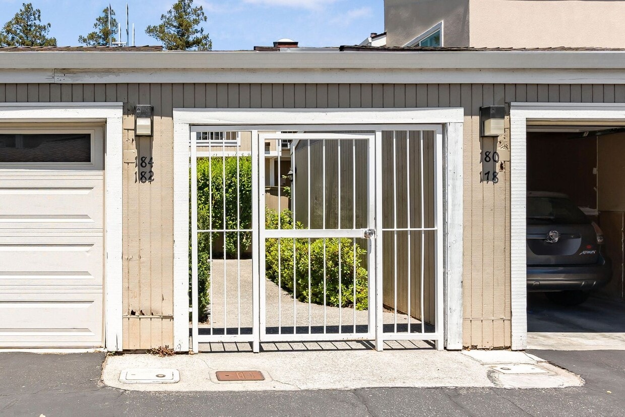 Stunning, spacious and large Milpitas cond... - Stunning, spacious and large Milpitas cond...