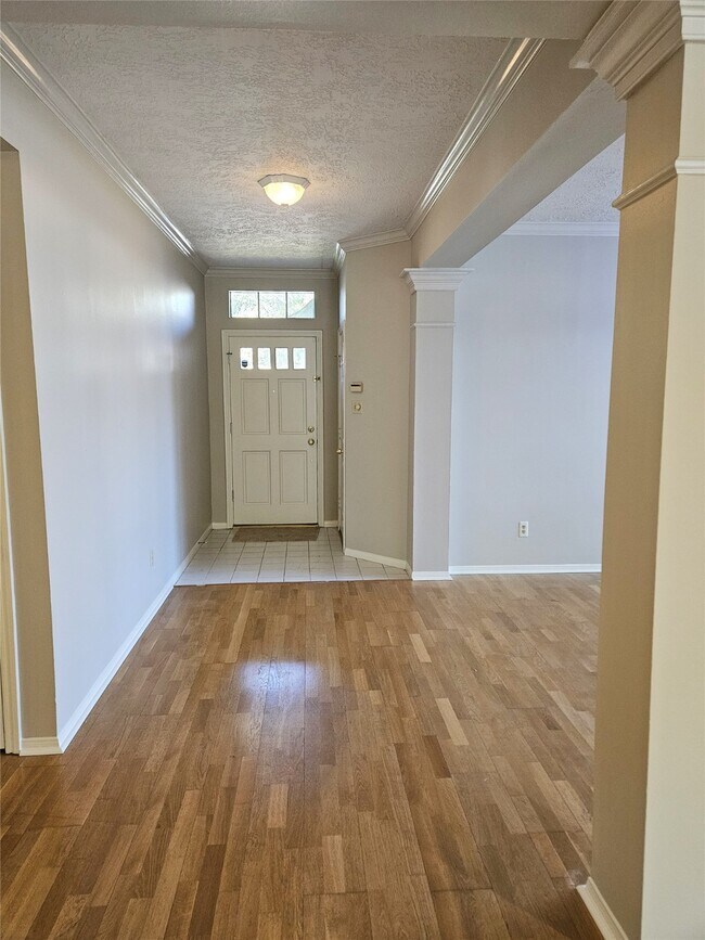 Foto del edificio - 14310 Windsor Oaks Ln