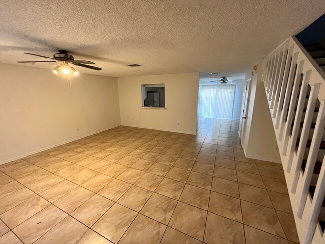 Building Photo - 3BR 2.5BA Townhome in Thatchers Landing at...