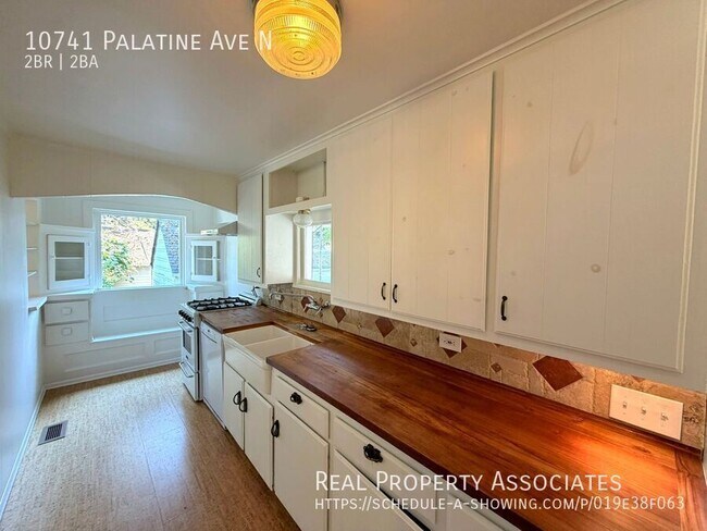 Foto del edificio - 10741 Palatine Ave N