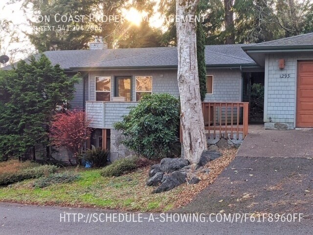 Building Photo - Large Beautiful Home in Gated Community