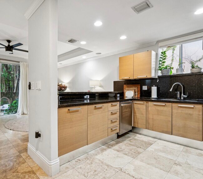 Foto del edificio - 3168 Ohio St