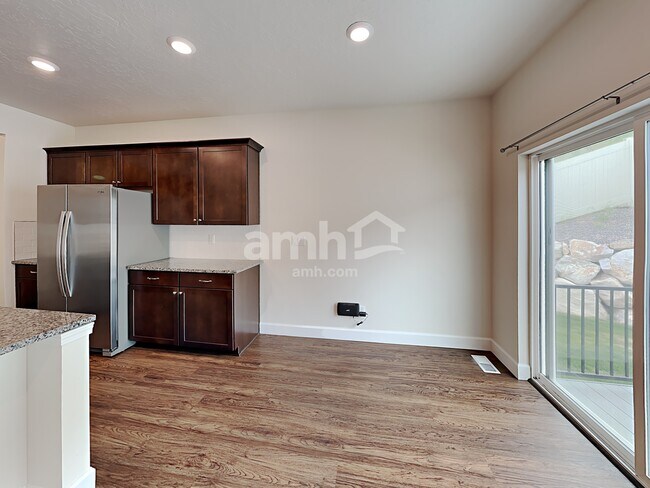 Foto del edificio - 834 North Henry Lane