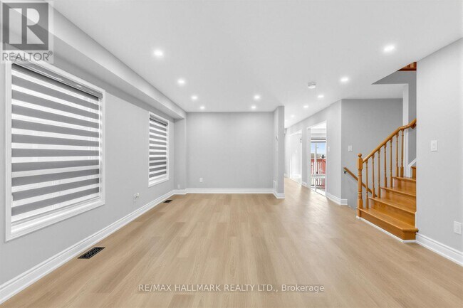 Building Photo - 11 Dring St