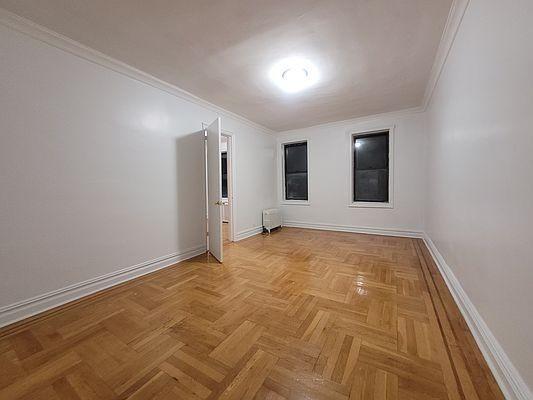 Foto principal - 2 bedroom in Bronx NY 10462