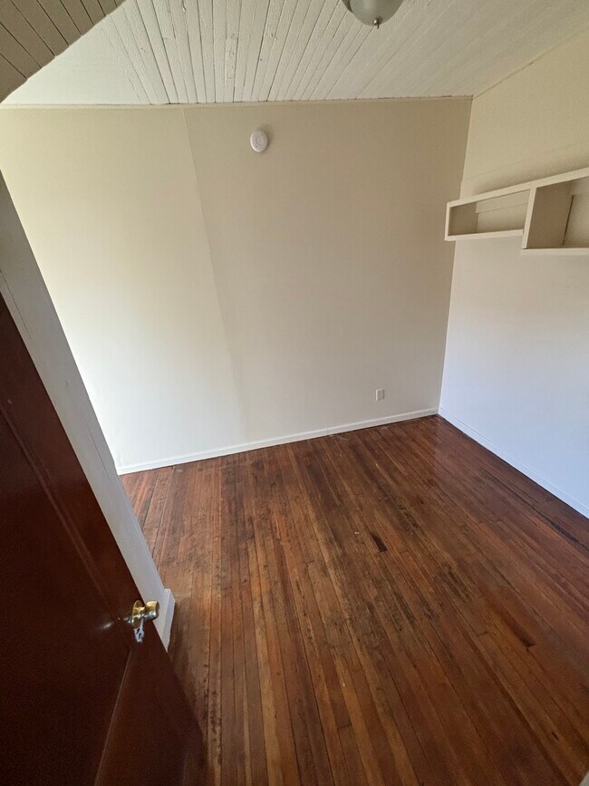 Dormitorio 1 - 1063 Saint Paul St