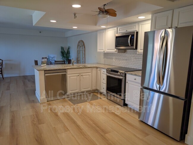 Foto del edificio - 7430 Sunshine Skyway Ln S