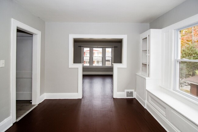 Foto del edificio - 14112 Edgewood Ave