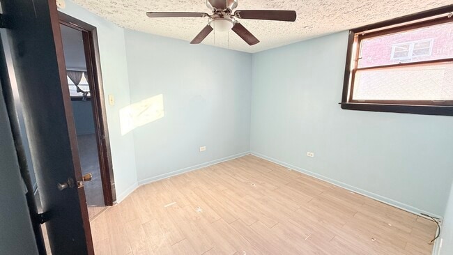 Foto del edificio - 15020 Woodlawn Ave