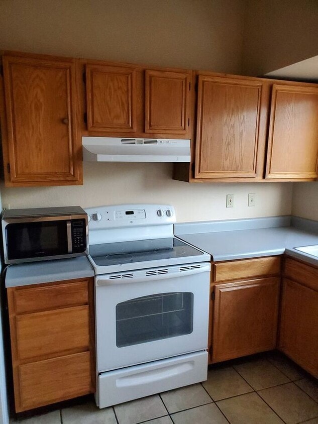 Primary Photo - COMING SOON! Adorable 3 Bed 2 Bath in Toll...