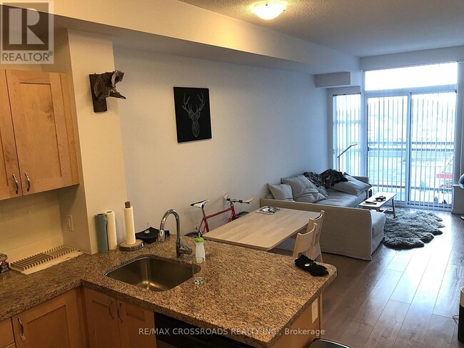 Building Photo - 540-540 Bur Oak Ave