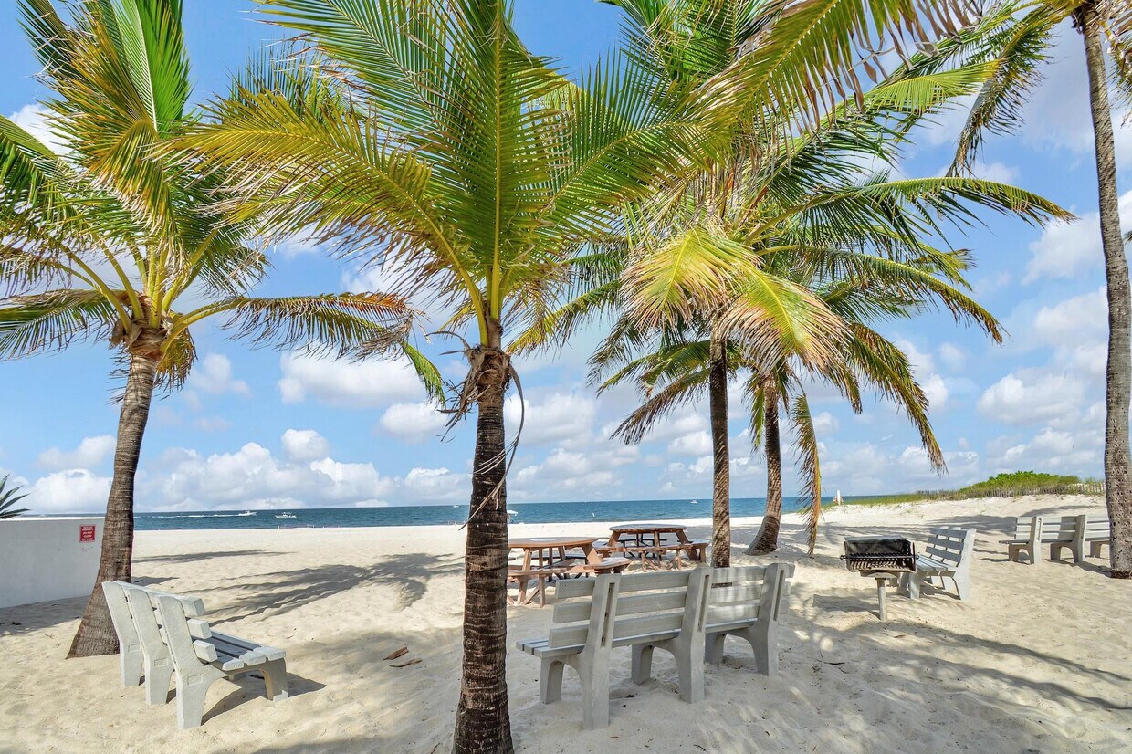 Primary Photo - 7 Sunset Ln