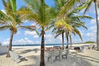 Building Photo - 7 Sunset Ln