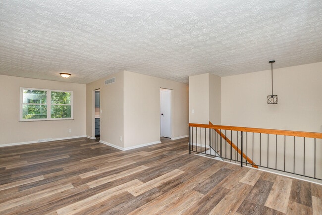 Building Photo - 40 Stacy Ln