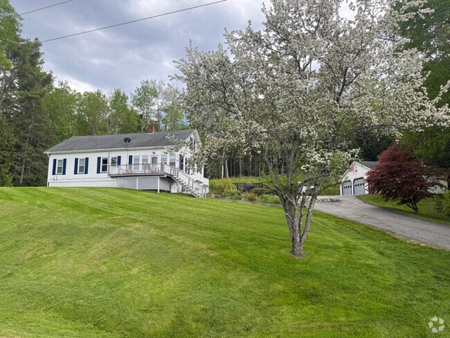 Building Photo - 204 Muskrat Farm Rd