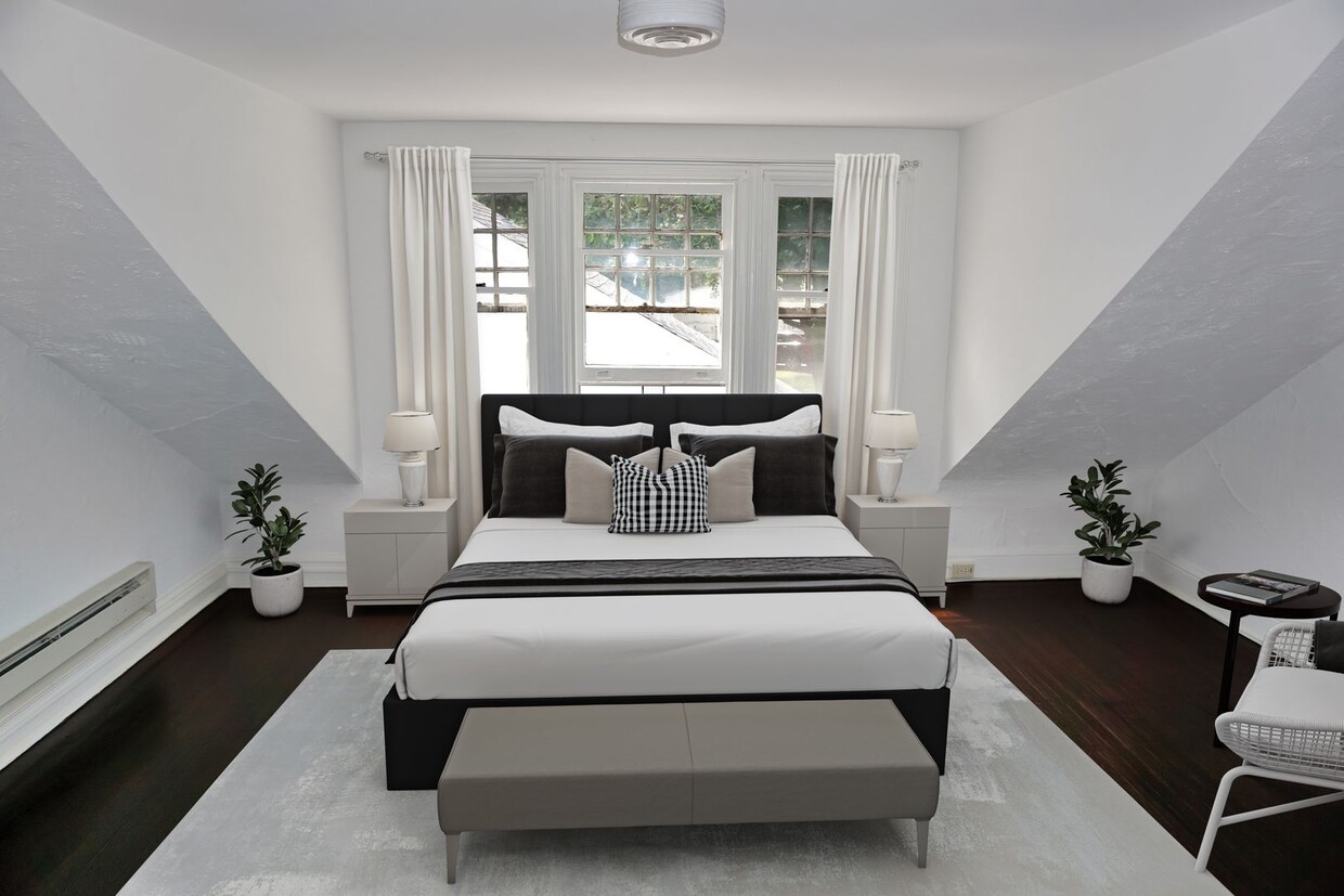 Foto principal - Updated 2 Bedroom, 1 Bathroom Apt in Berwyn!