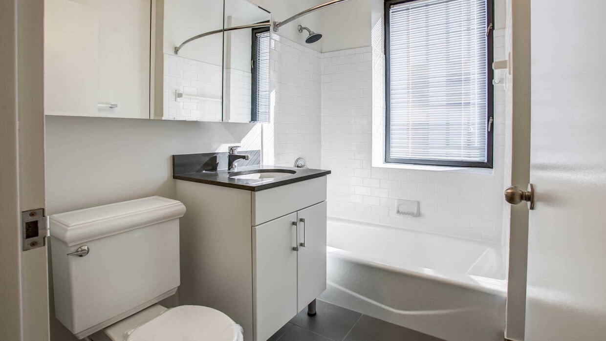 Foto principal - 513 W 54th St