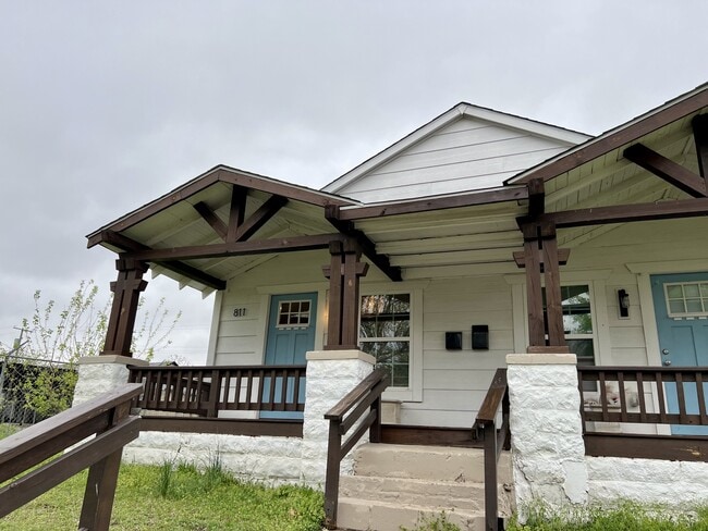 Building Photo - 809 N Owasso Ave