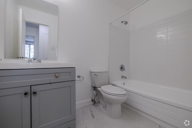 2BR, 1BA - 950 SF - Bathroom - Webster Apartments