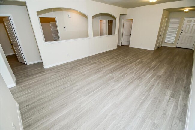 Building Photo - 5422 Plantation Forest Dr